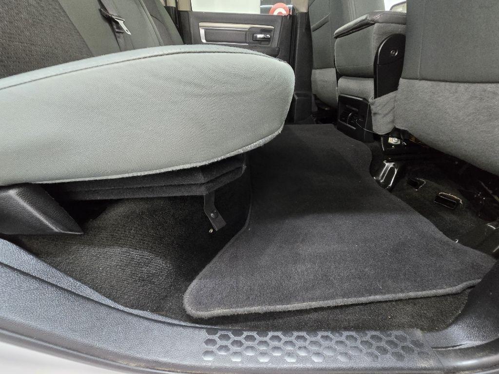 RAM 1500 SLT Crew Cab SWB 2WD 2015