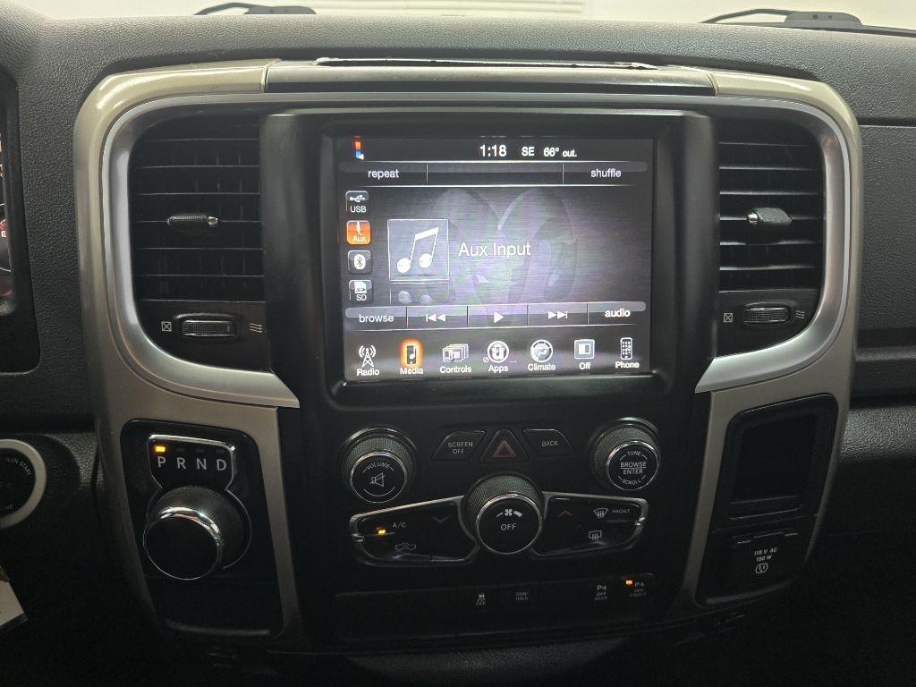 RAM 1500 SLT Crew Cab SWB 2WD 2015
