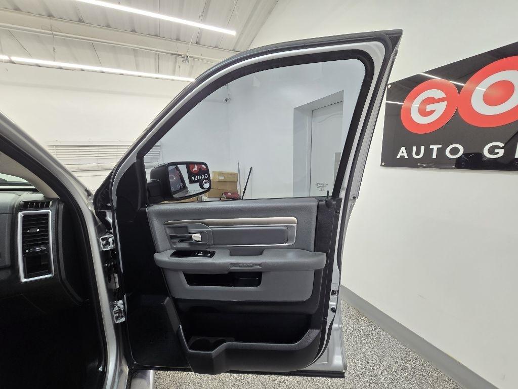 RAM 1500 SLT Crew Cab SWB 2WD 2015