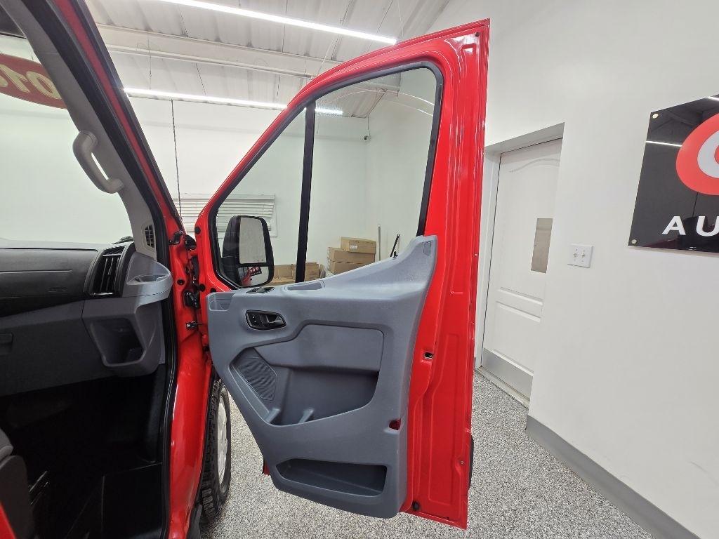 Ford Transit 250 Van Med. Roof w/Sliding Pass. 148-in. WB 2018