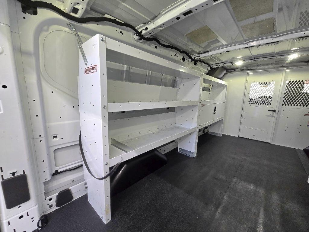 Ford Transit 150 Van Low Roof w/Sliding Pass. 148-in. WB 2017