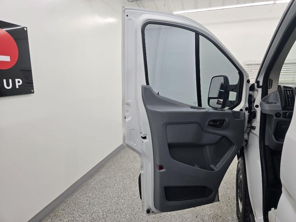 Ford Transit 150 Van Low Roof w/Sliding Pass. 148-in. WB 2017