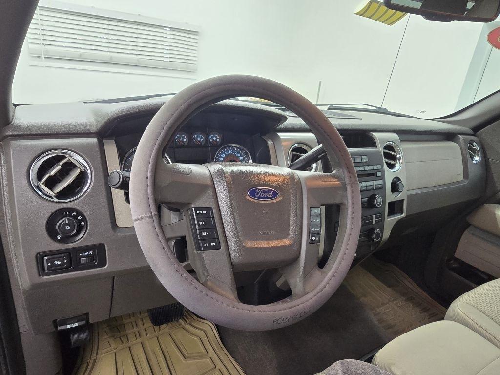 Ford F-150 XLT SuperCab 8-ft. Bed 2WD 2010