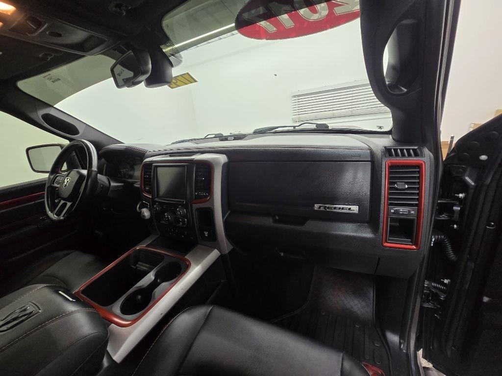 RAM 1500 Rebel Crew Cab SWB 4WD 2017