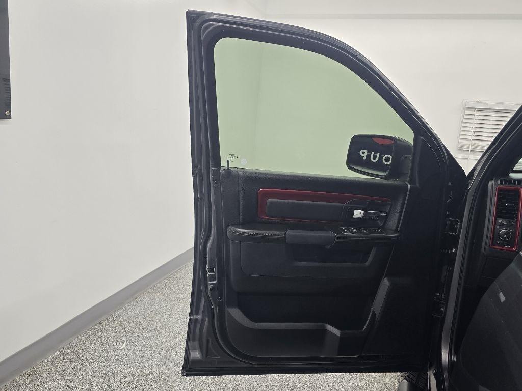 RAM 1500 Rebel Crew Cab SWB 4WD 2017
