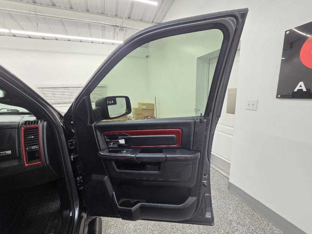 RAM 1500 Rebel Crew Cab SWB 4WD 2017