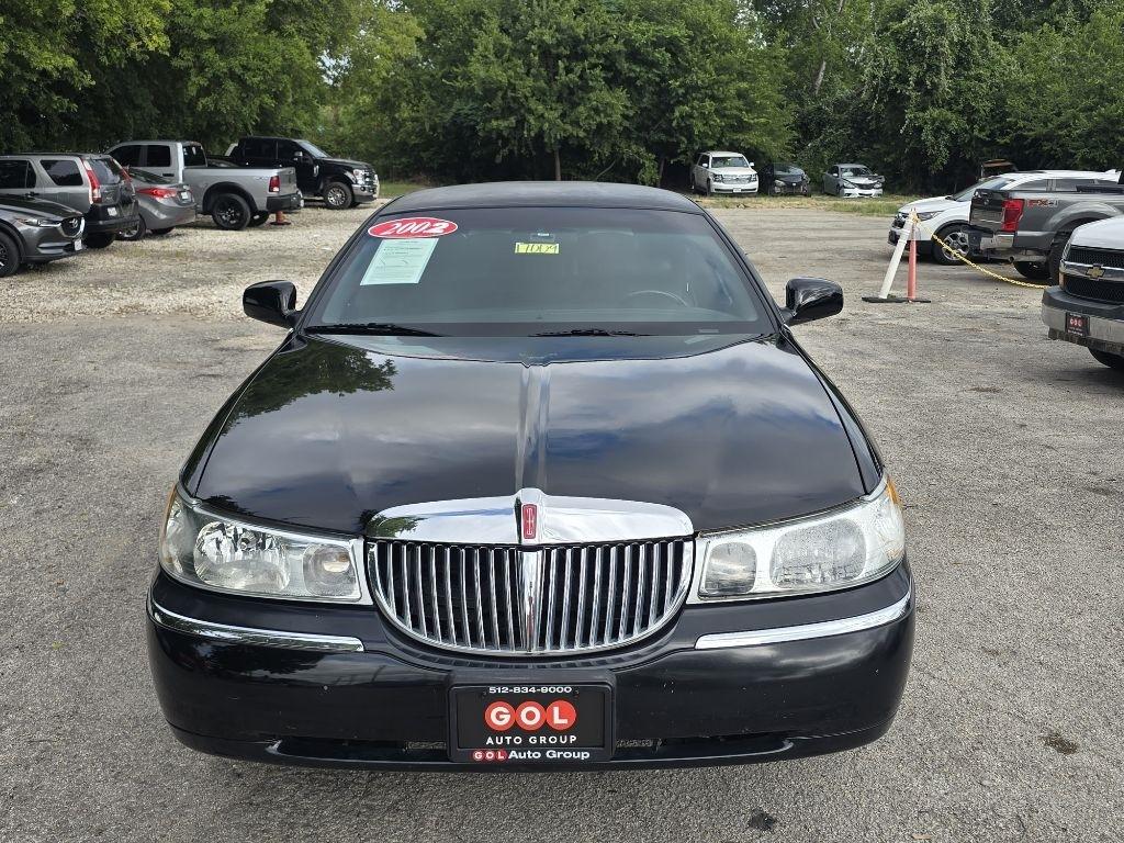 Lincoln Town Car Limousine 2002