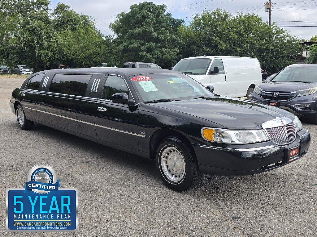 Lincoln Town Car Limousine 2002