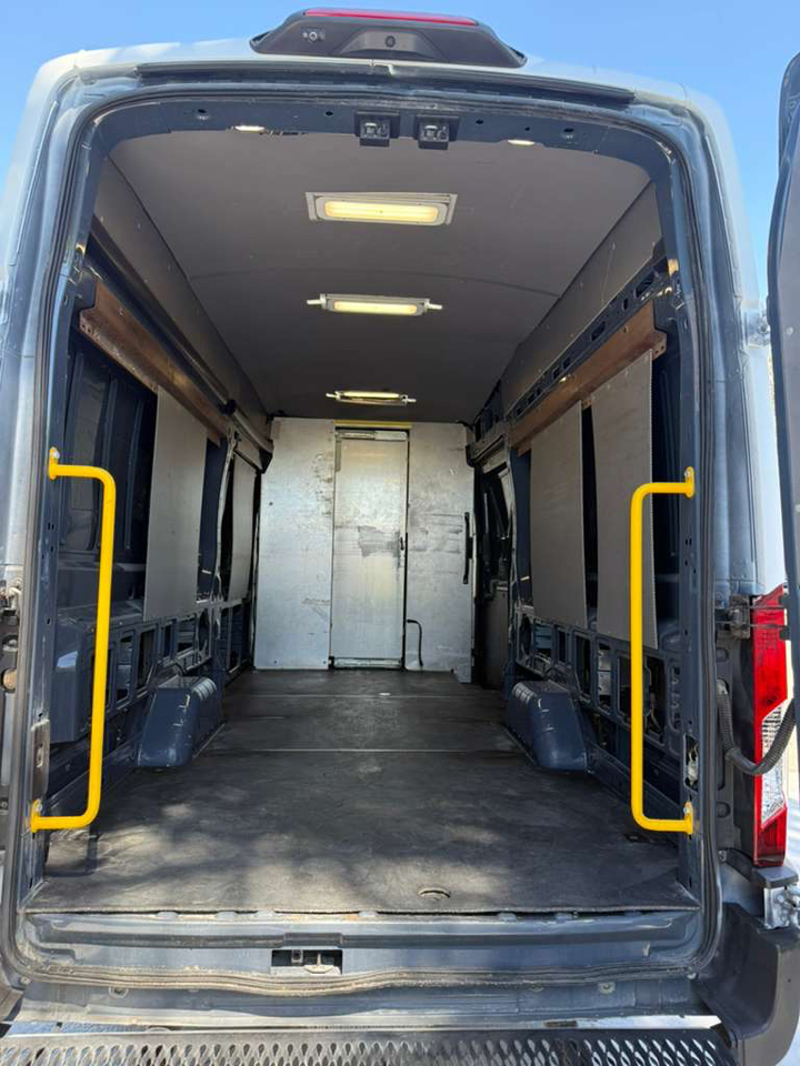 Ford Transit 250 Van High Roof w/Sliding Pass. 148-in. WB EL 2019 Ford Transit 250 Van High Roof w/Sliding Pass. 148-in. WB EL 2019