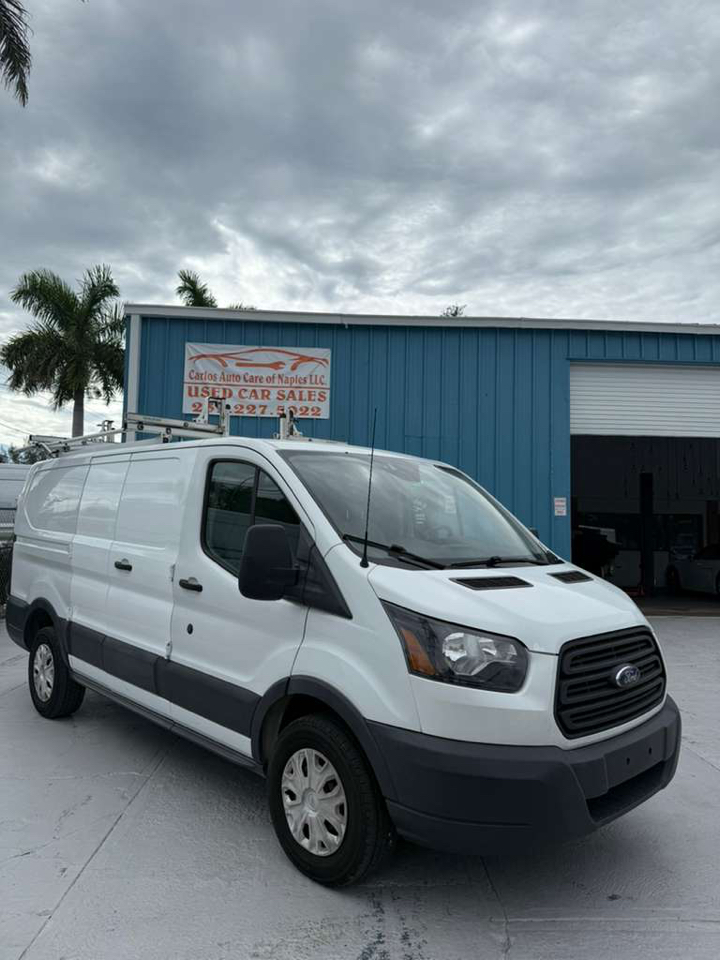 Ford Transit 250 Van Low Roof 60/40 Pass.130-in. WB 2017 Ford Transit 250 Van Low Roof 60/40 Pass.130-in. WB 2017