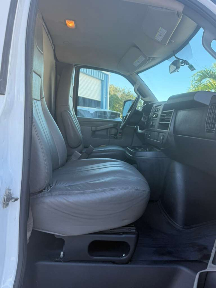 Chevrolet Express G3500 159" 2017 Chevrolet Express G3500 159" 2017