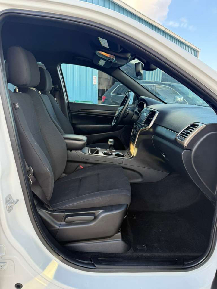 Jeep Grand Cherokee Laredo 2WD 2015