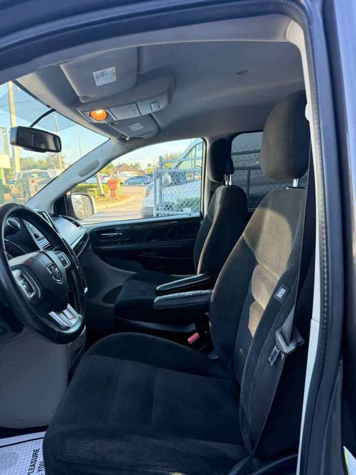 Dodge Grand Caravan SE 2017