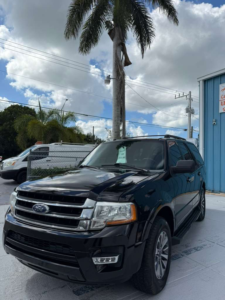 Ford Expedition XLT 2WD 2016