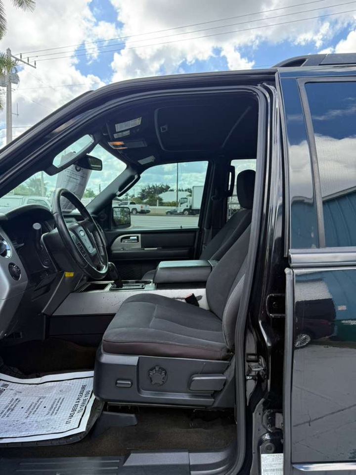 Ford Expedition XLT 2WD 2016