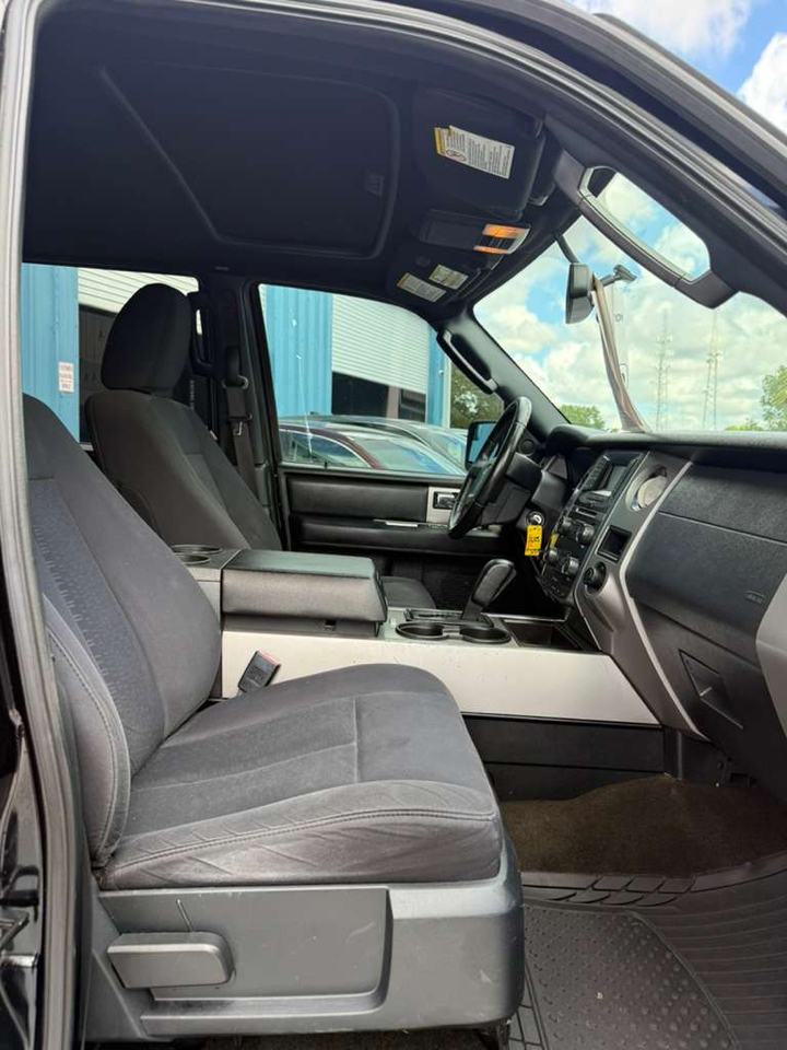 Ford Expedition XLT 2WD 2016