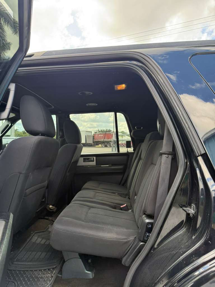 Ford Expedition XLT 2WD 2016