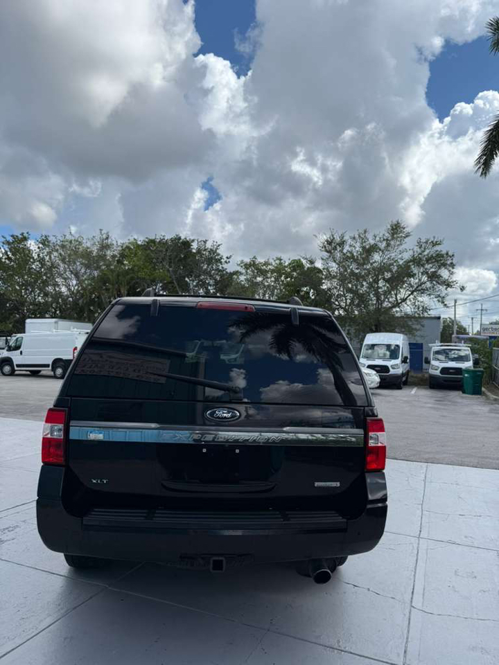 Ford Expedition XLT 2WD 2016