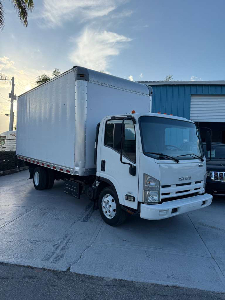 Isuzu NPR  2018