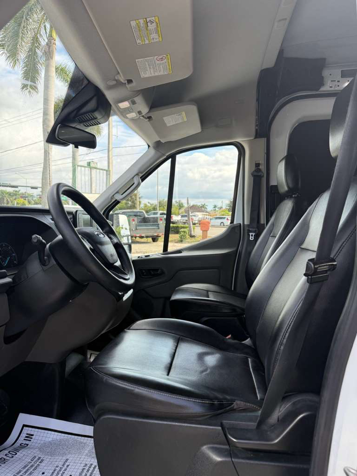 Ford Transit 250 Van Med. Roof w/Sliding Pass. 130-in. WB 2021