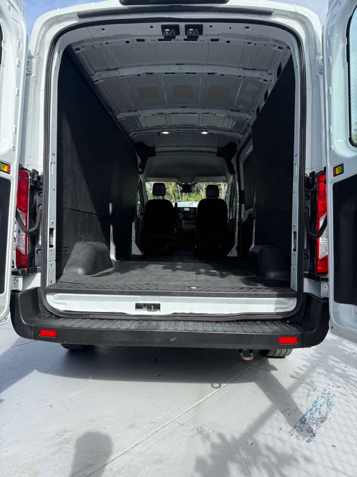 Ford Transit 250 Van Med. Roof w/Sliding Pass. 130-in. WB 2021