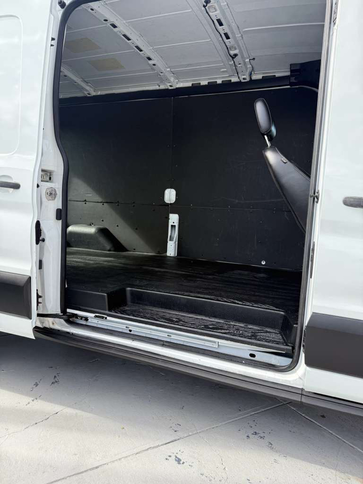 Ford Transit 250 Van Med. Roof w/Sliding Pass. 130-in. WB 2021