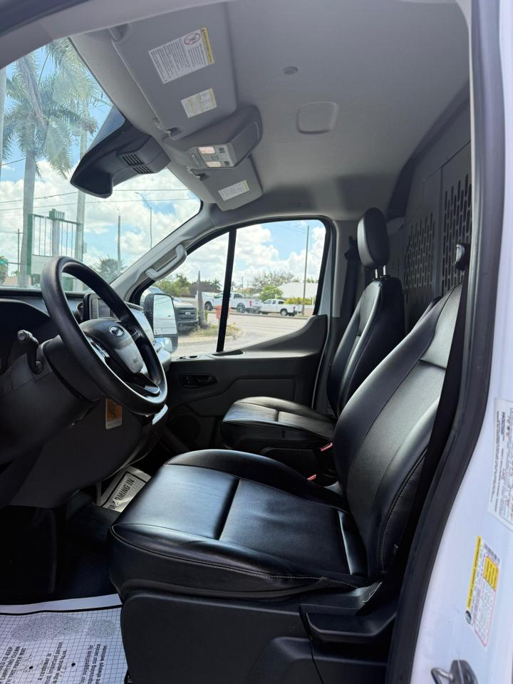 Ford Transit 250 Van Low Roof w/Sliding Pass. 130-in. WB 2021