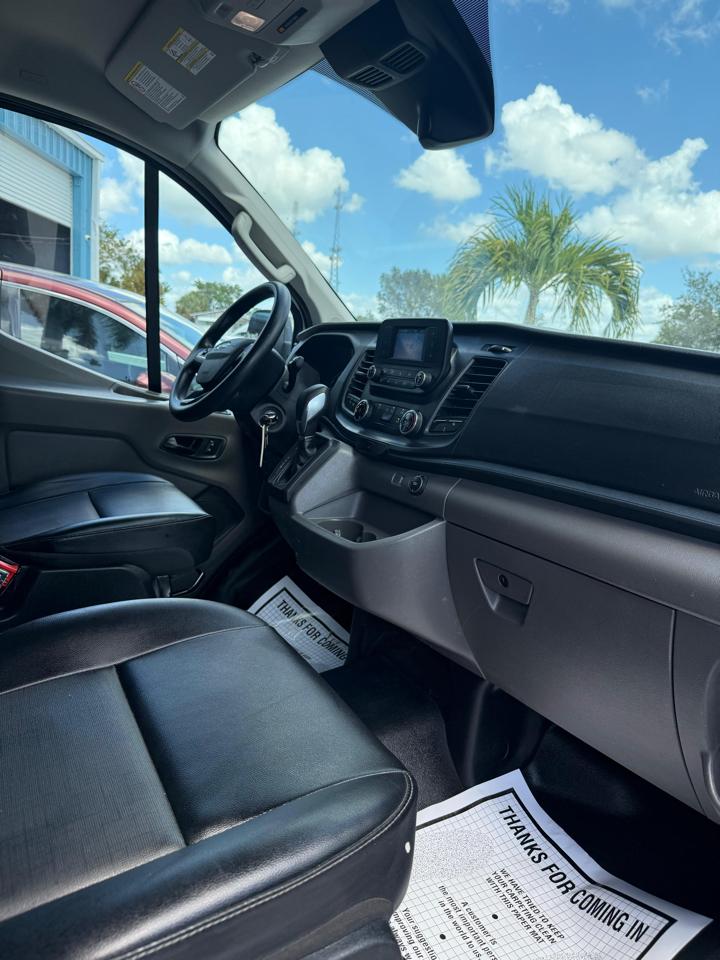 Ford Transit 250 Van Low Roof w/Sliding Pass. 130-in. WB 2021