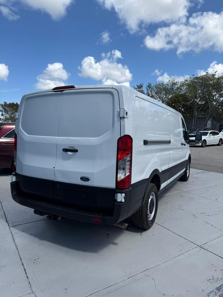 Ford Transit 250 Van Low Roof w/Sliding Pass. 130-in. WB 2021