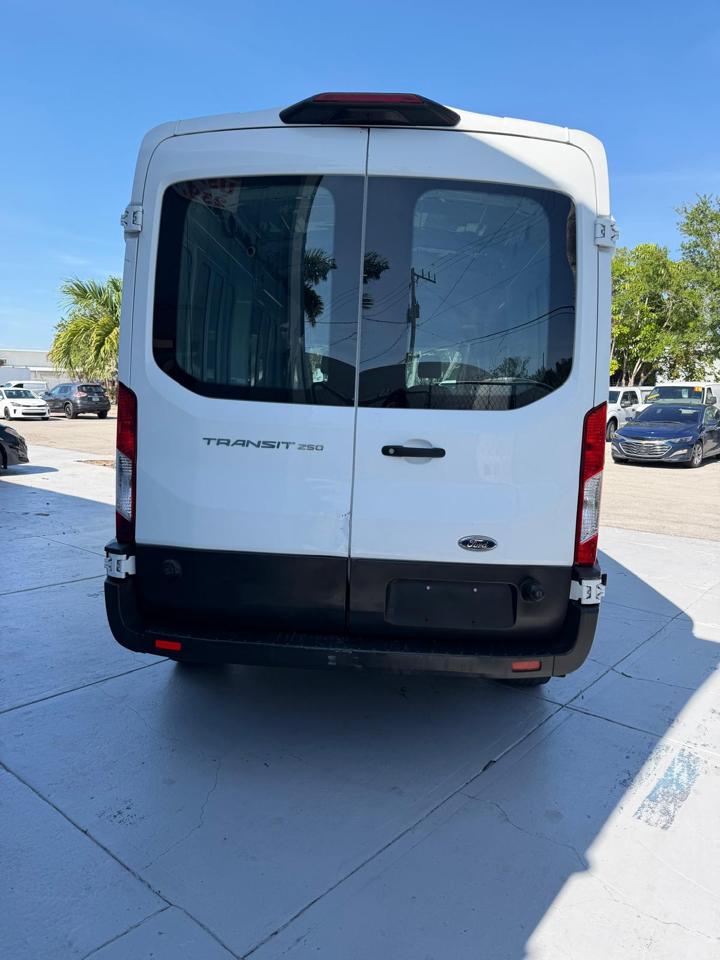 Ford Transit 250 Van Med. Roof w/Sliding Pass. 130-in. WB 2020