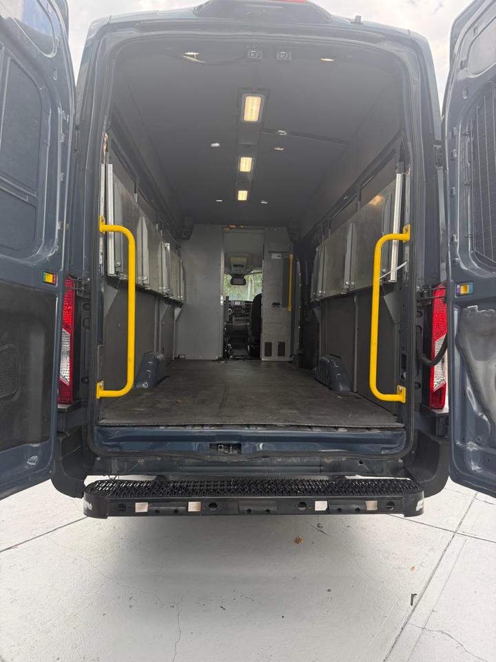 Ford Transit 250 Van High Roof w/Sliding Pass. 148-in. WB EL 2020