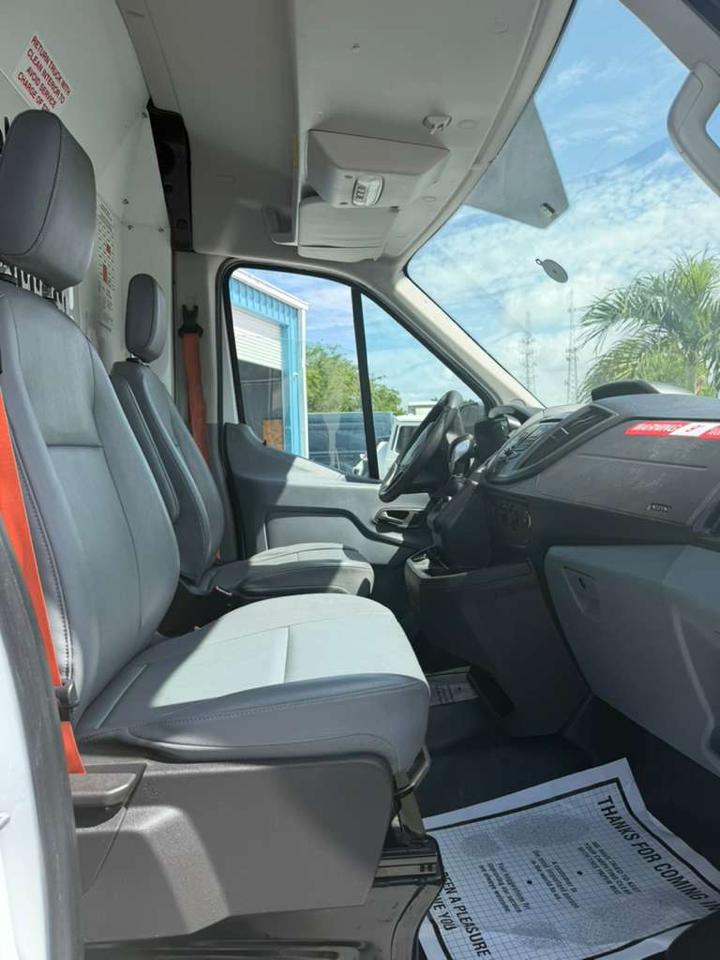 Ford Transit 150 Van Med. Roof w/Sliding Pass. 148-in. WB 2019