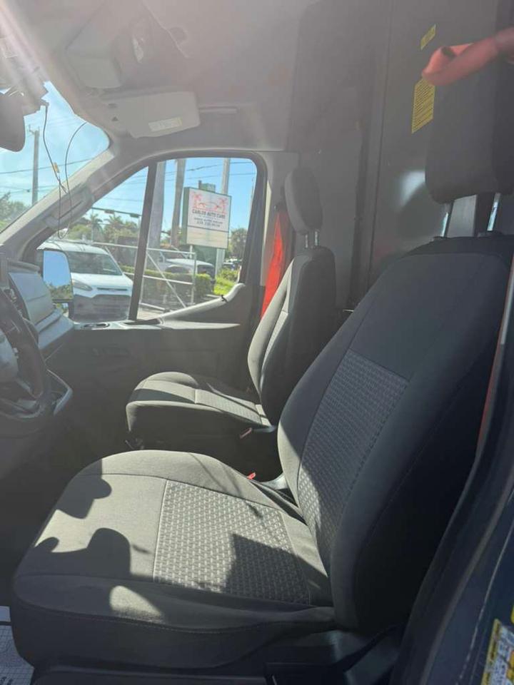 Ford Transit 250 Van High Roof w/Sliding Pass. 148-in. WB EL 2020
