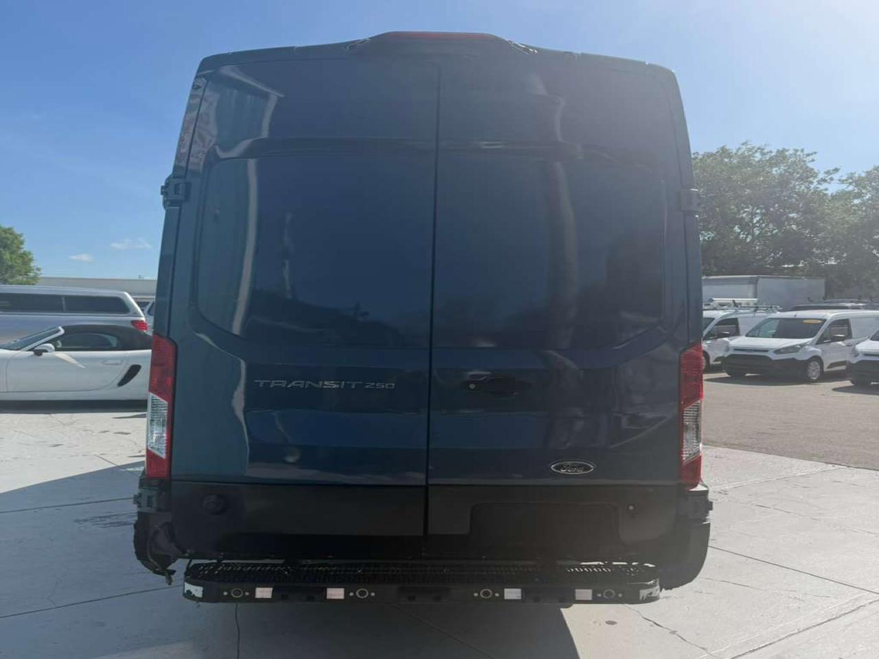 Ford Transit 250 Van High Roof w/Sliding Pass. 148-in. WB EL 2020