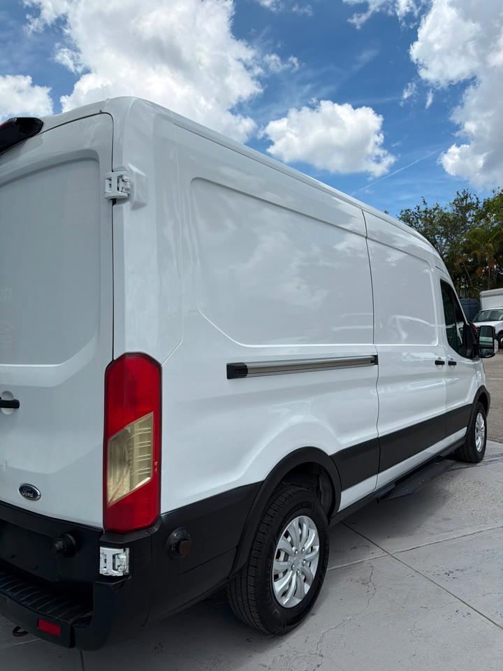Ford Transit 150 Van Med. Roof w/Sliding Pass. 148-in. WB 2019