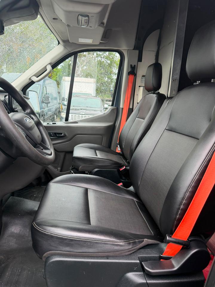 Ford Transit 250 Van High Roof w/Sliding Pass. 148-in. WB EL 2020
