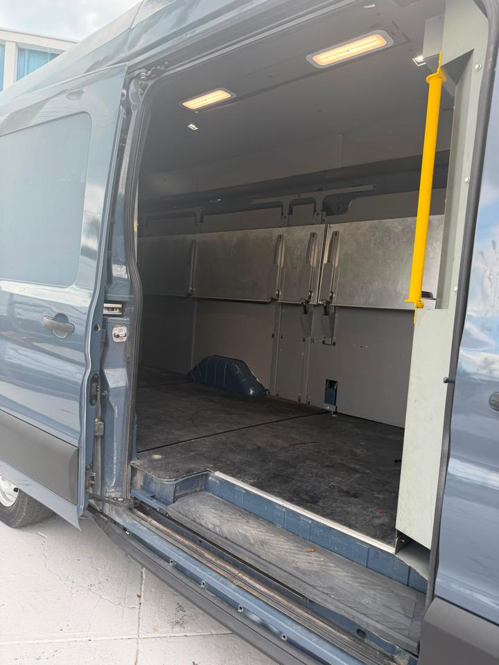 Ford Transit 250 Van High Roof w/Sliding Pass. 148-in. WB EL 2020