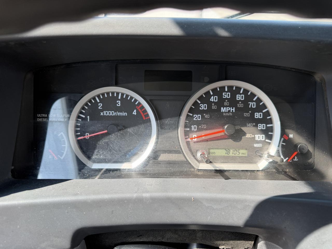 Isuzu NPR  2017