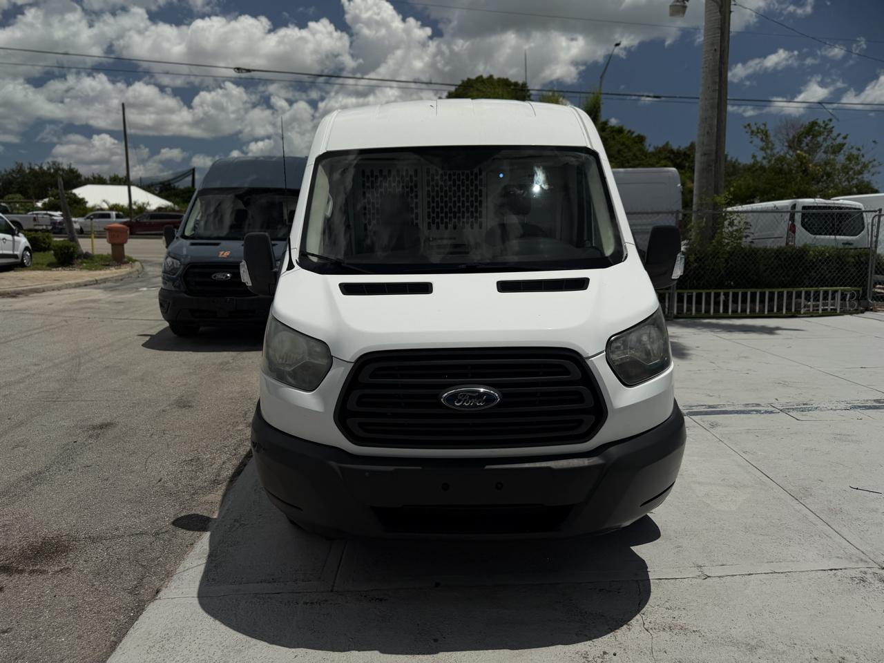 Ford Transit 150 Van Med. Roof w/Sliding Pass. 148-in. WB 2018