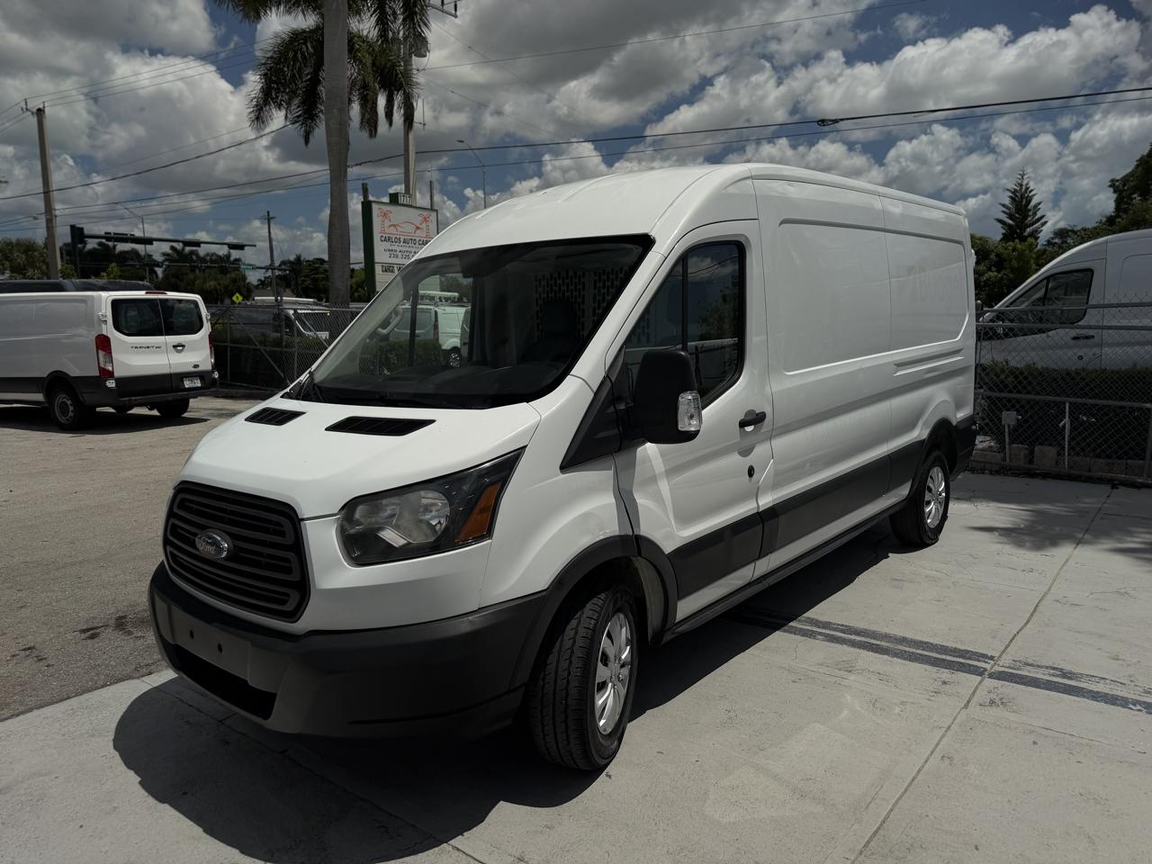 Ford Transit 150 Van Med. Roof w/Sliding Pass. 148-in. WB 2018