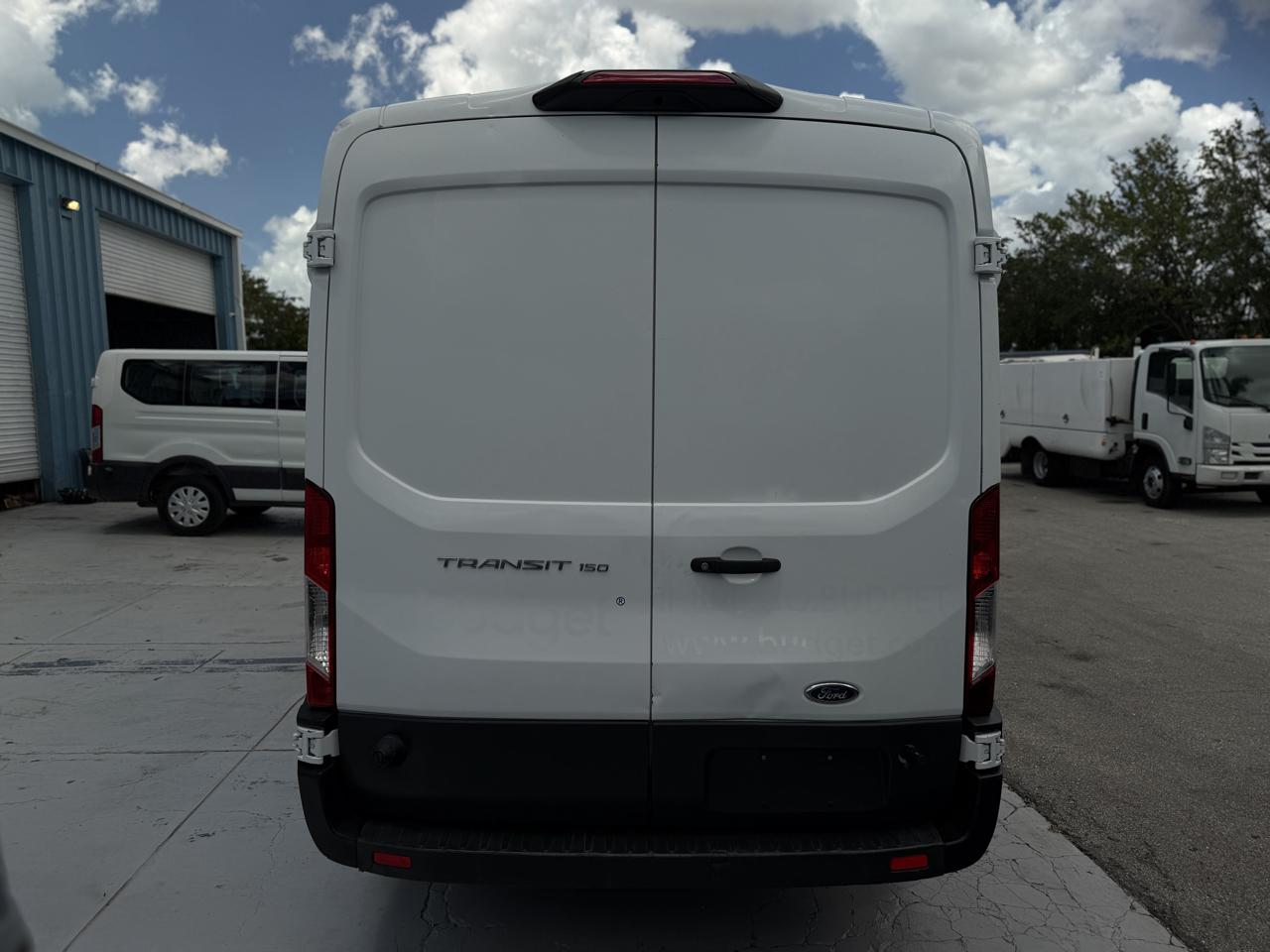 Ford Transit 150 Van Med. Roof w/Sliding Pass. 148-in. WB 2018