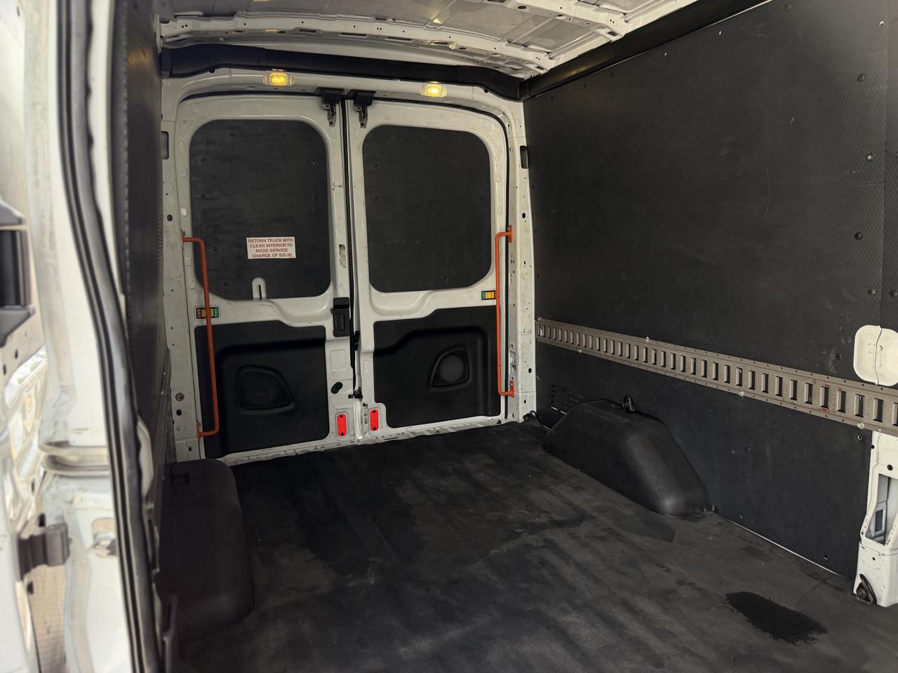 Ford Transit 150 Van Med. Roof w/Sliding Pass. 148-in. WB 2018