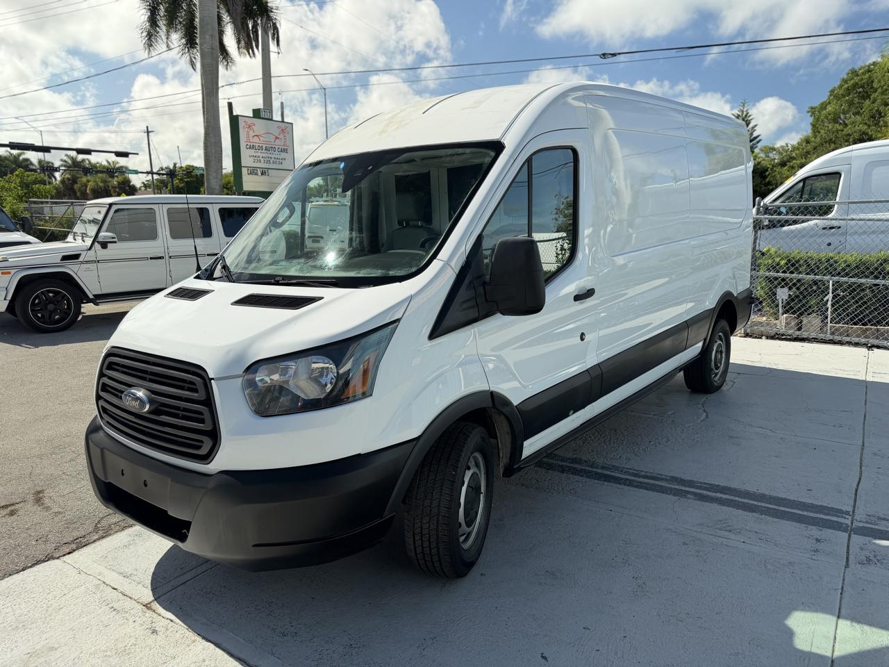 Ford Transit 250 Van Med. Roof w/Sliding Pass. 148-in. WB 2018