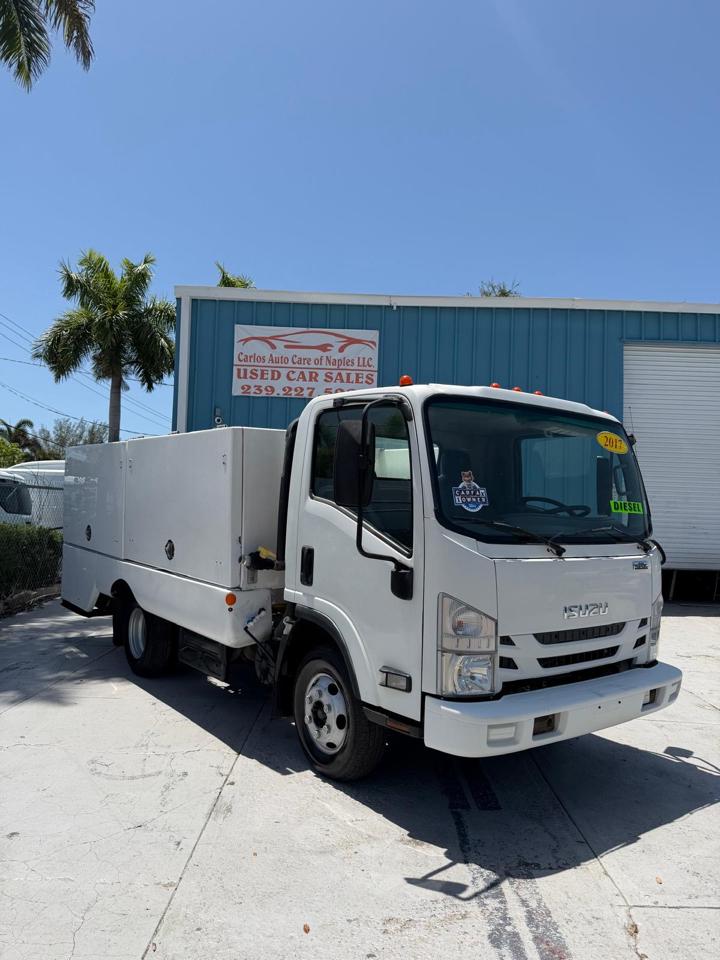 Isuzu NPR  2017