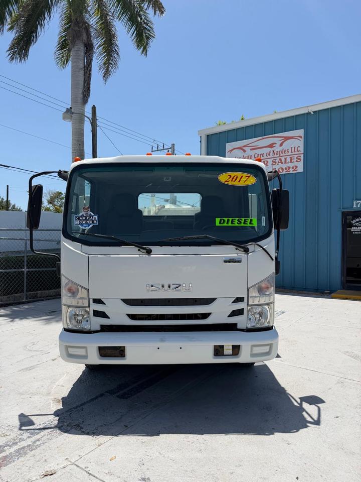 Isuzu NPR  2017