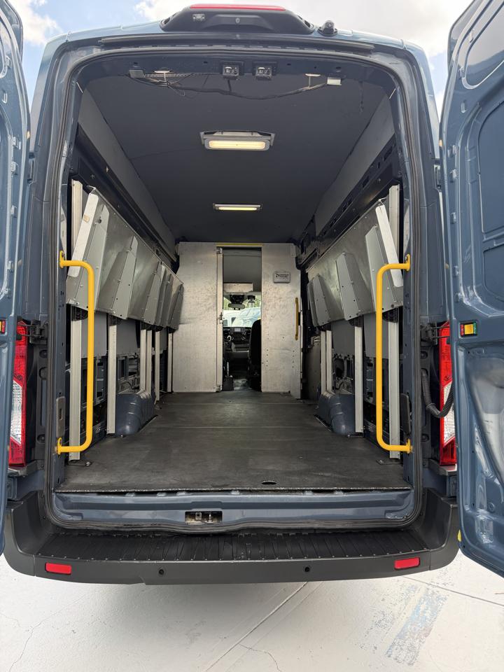 Ford Transit 250 Van High Roof w/Sliding Pass. 148-in. WB EL 2020