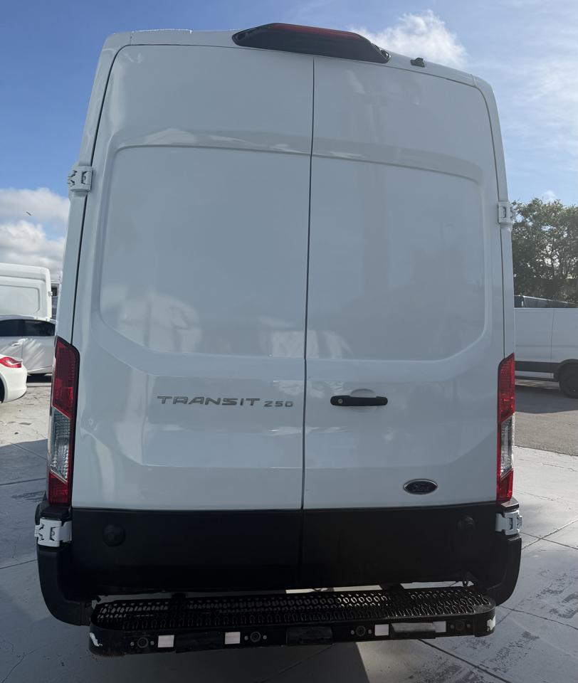 Ford Transit 250 Van High Roof w/Sliding Pass. 148-in. WB EL 2020