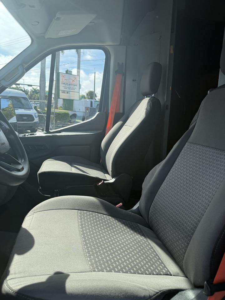 Ford Transit 250 Van High Roof w/Sliding Pass. 148-in. WB EL 2020