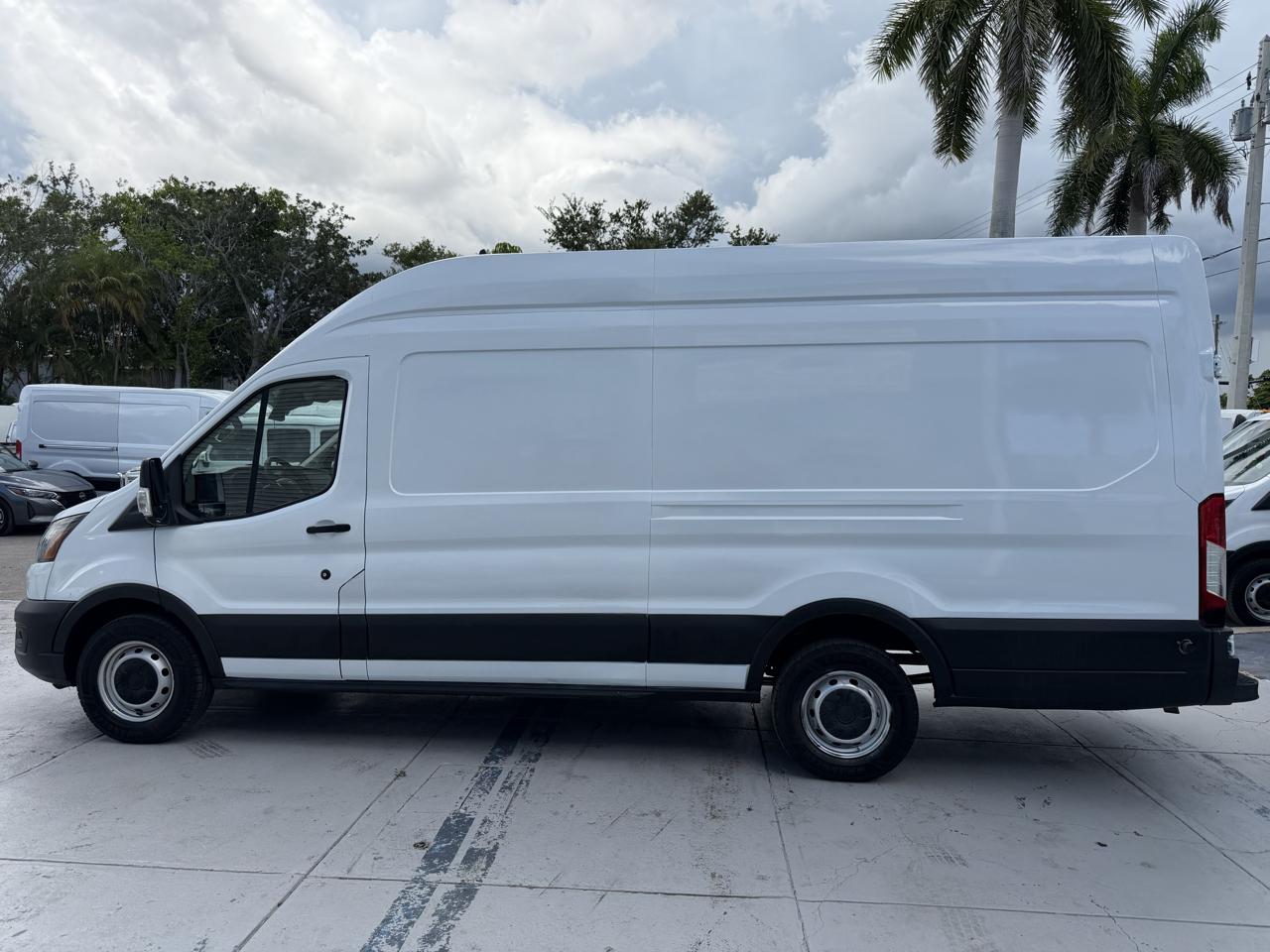 Ford Transit 250 Van High Roof w/Sliding Pass. 148-in. WB EL 2020