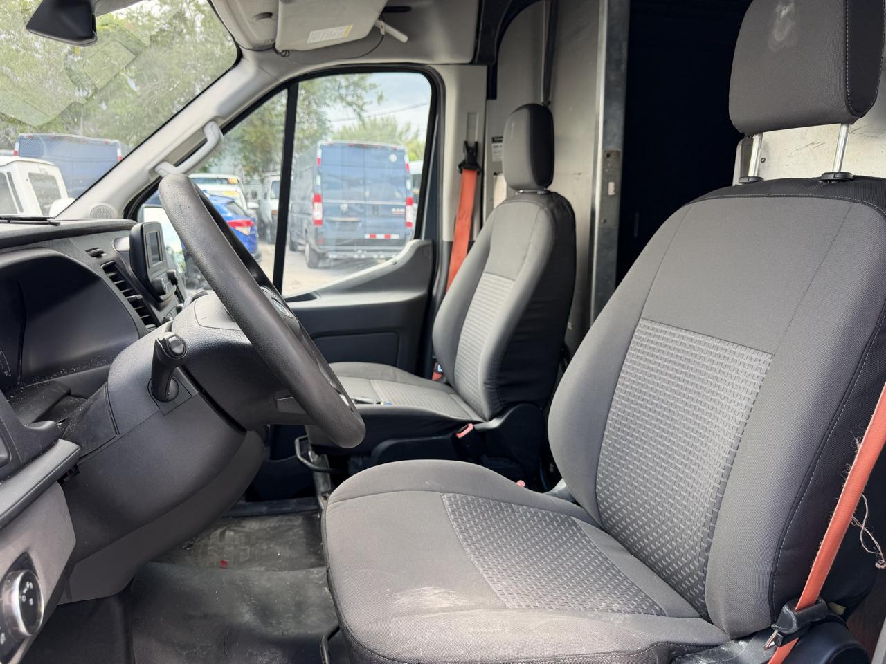 Ford Transit 250 Van High Roof w/Sliding Pass. 148-in. WB EL 2020